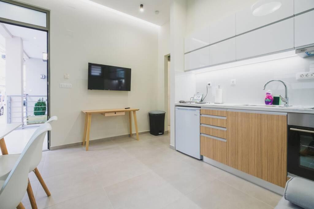 Peris 2 - Central Apt Near Old Town - Ac, Washer Chania  Exterior photo