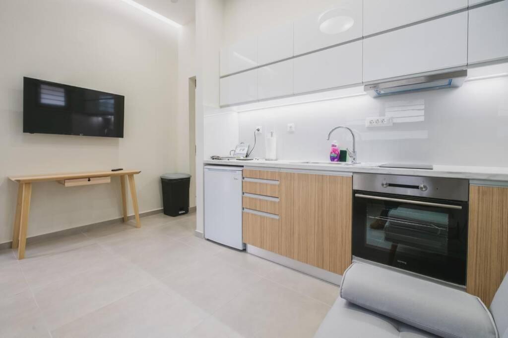 Peris 2 - Central Apt Near Old Town - Ac, Washer Chania  Exterior photo